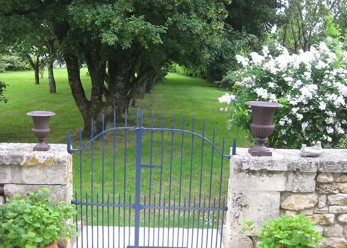 Alojamento de Acomodação e Pequeno-almoço D'hotes La Maline 3*